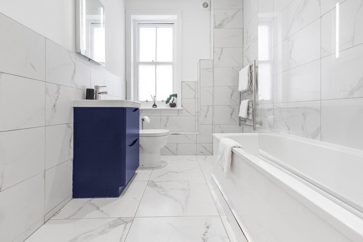 The Lanes Golden Crown, Central, 5 Bed Apartment *
