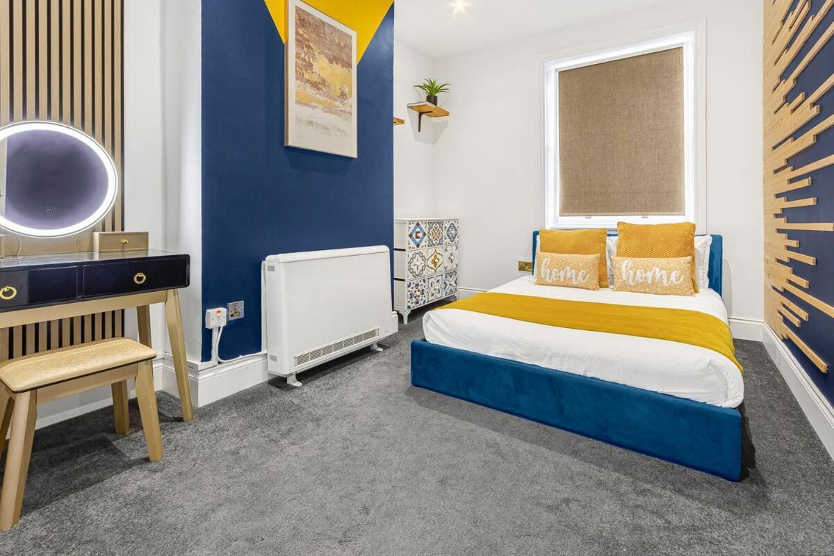 The Lanes Golden Crown, Central, 5 Bed Apartment